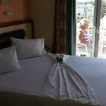 Pearl Hotel 2*