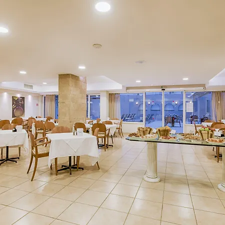 Ξενοδοχείο Pearl 2*