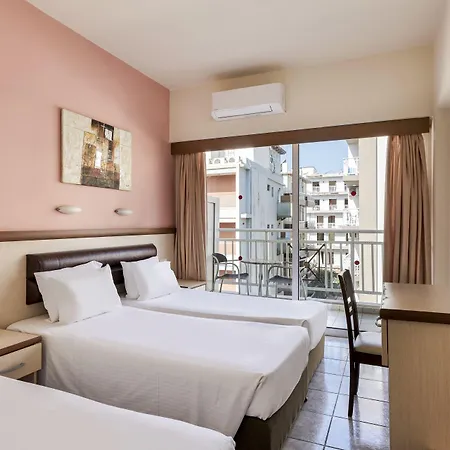 Ξενοδοχείο Pearl 2*