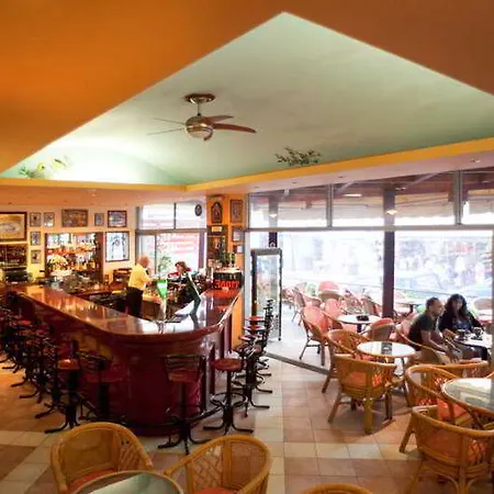 Pearl Ξενοδοχείο 2*