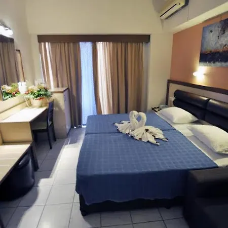 Ξενοδοχείο Pearl 2*